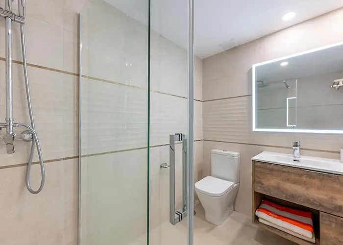 Center Bechfront 4 Persons Apartment Marbella